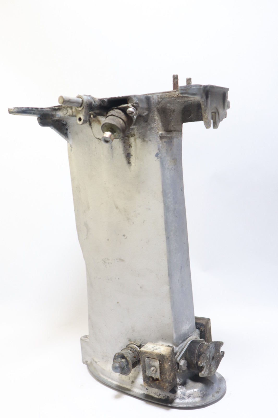 1976 Johnson Evinrude 40 HP Exhaust Driveshaft Housing Assembly Leg 0384554 OMC - Image 5