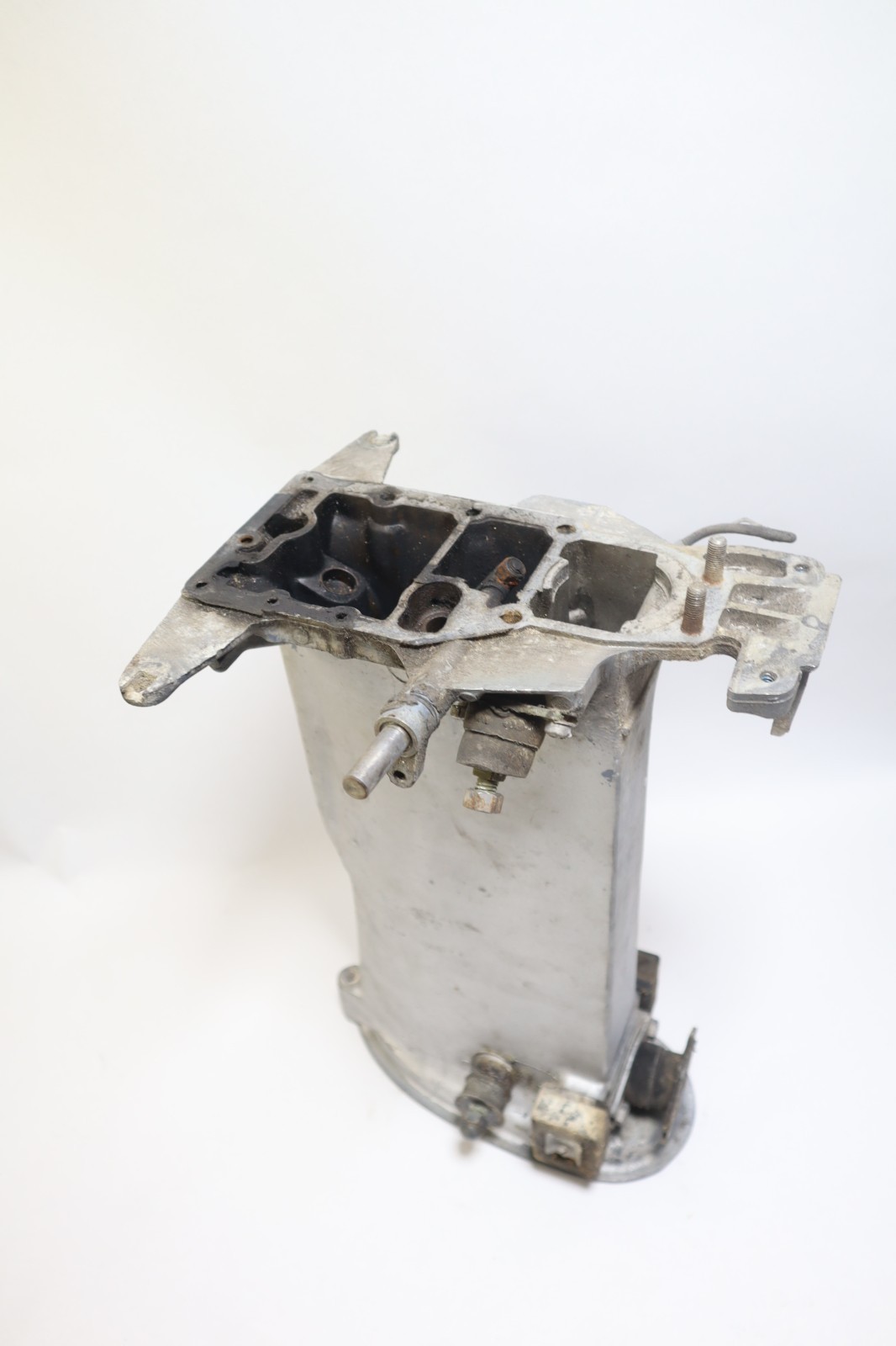 1976 Johnson Evinrude 40 HP Exhaust Driveshaft Housing Assembly Leg 0384554 OMC - Image 6