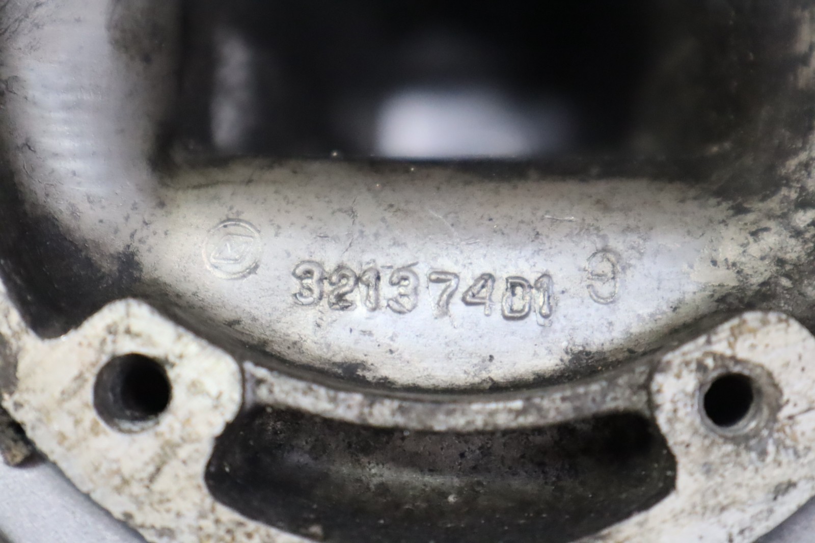 1976 Johnson Evinrude 40 HP Exhaust Driveshaft Housing Assembly Leg 0384554 OMC - Image 13