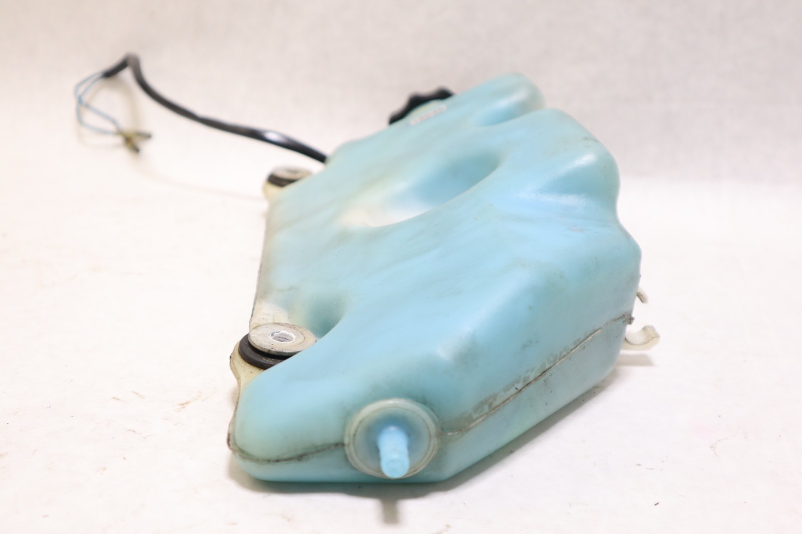 200 225 hp Mercury Oil Tank Assembly 1270-830889A4 freshwater - Image 4