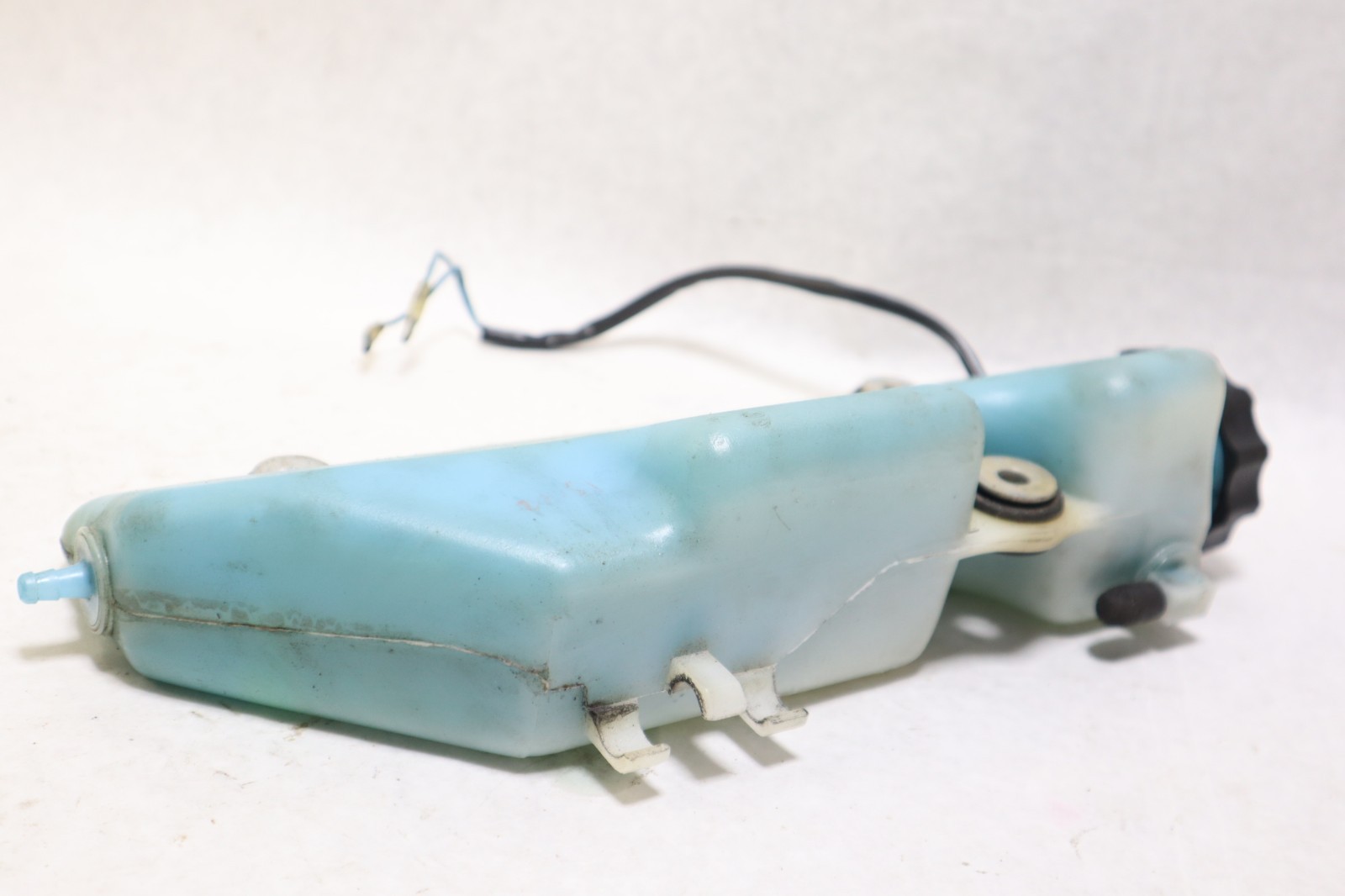 200 225 hp Mercury Oil Tank Assembly 1270-830889A4 freshwater - Image 5