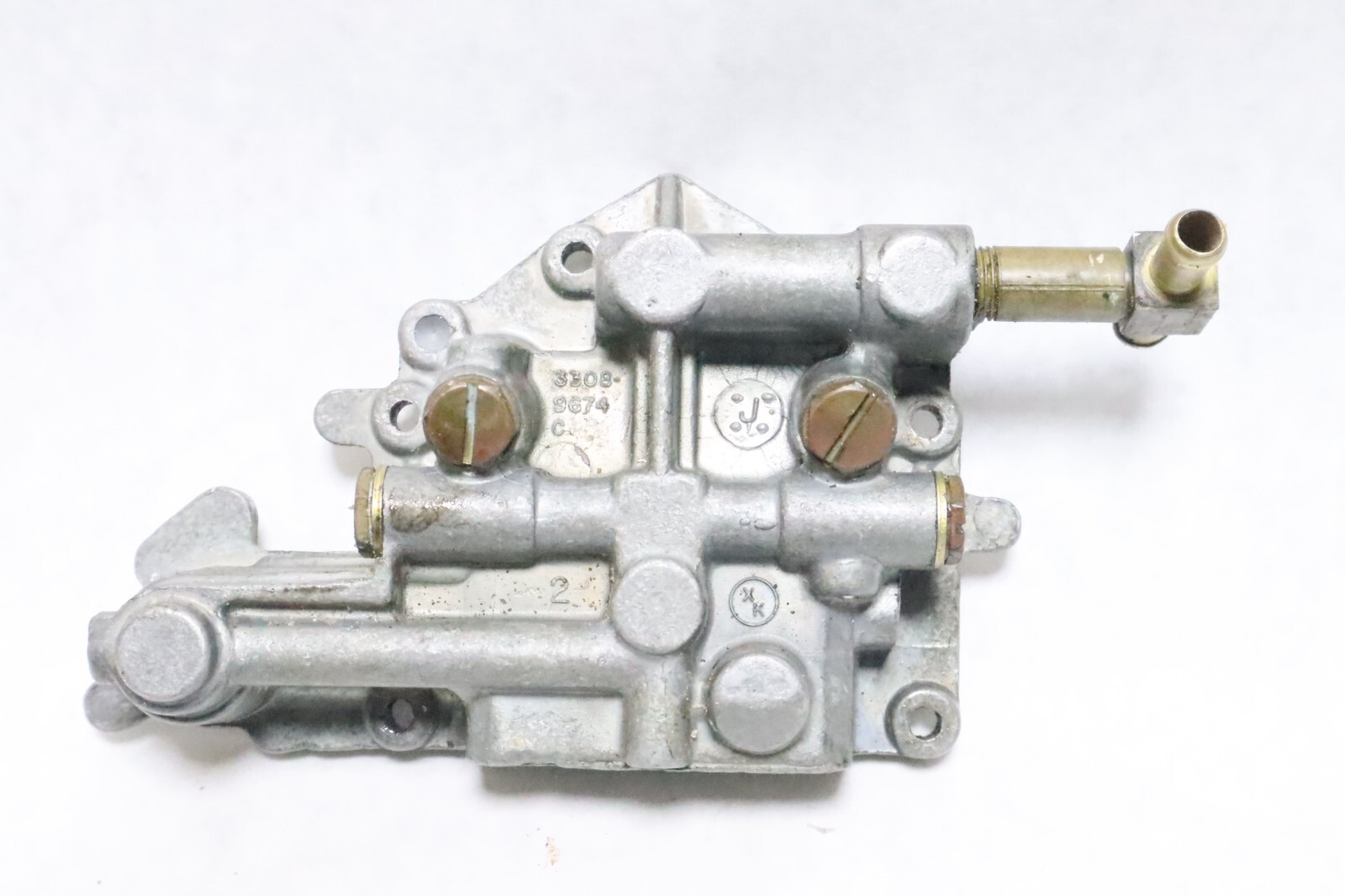1992-1999 Mercury 135 150 200 carburetor OEM Fuel Bowl 823624 CENTER