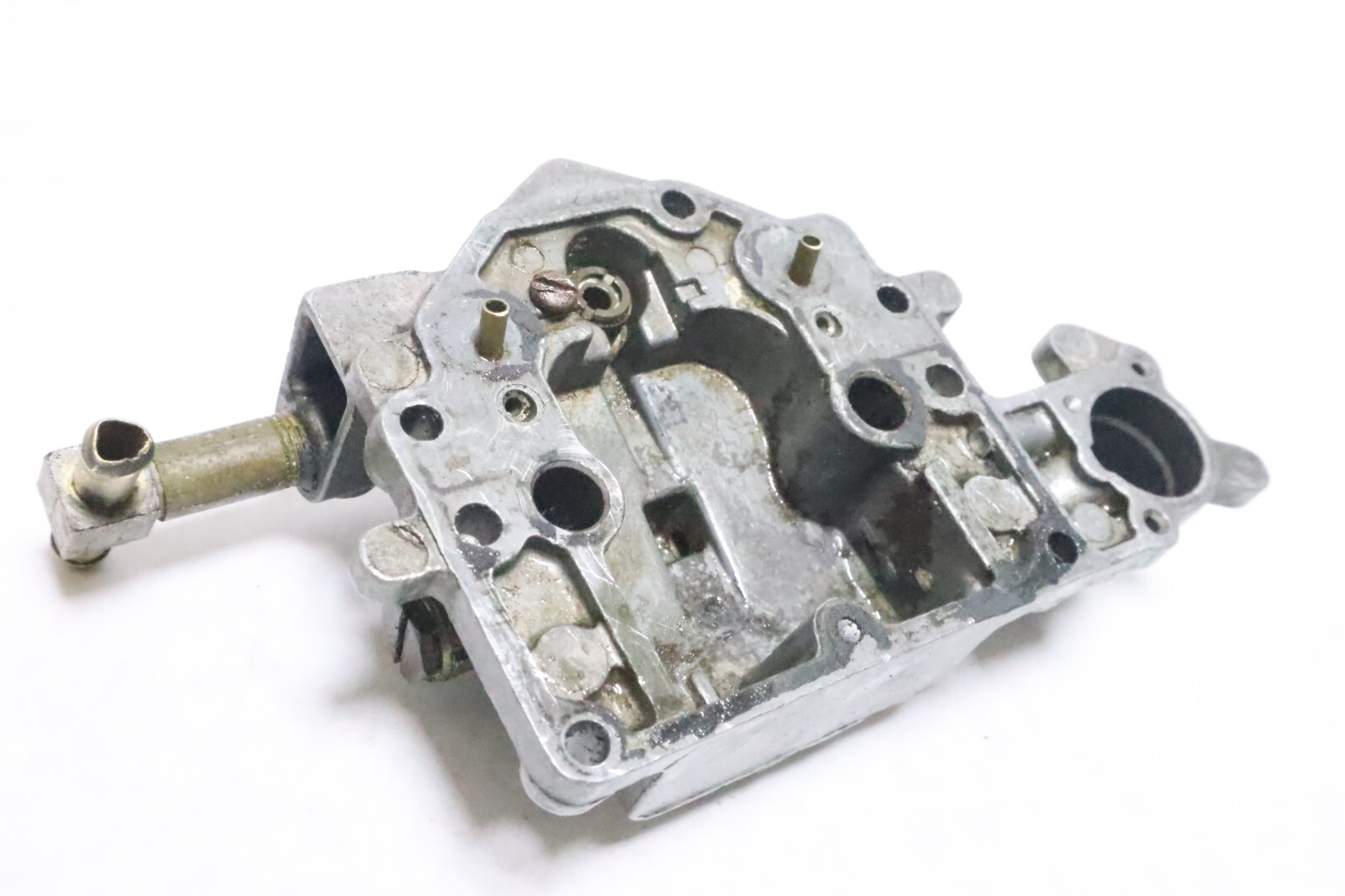 1992-1999 Mercury 135 150 200 carburetor OEM Fuel Bowl 823624 CENTER - Image 6
