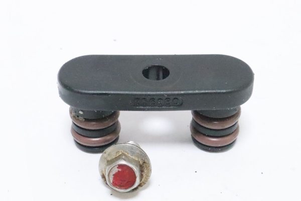 OEM Evinrude 150-200 Etec Injector FUEL  LOWER FITTING ASSEMBLY PLUG  USED