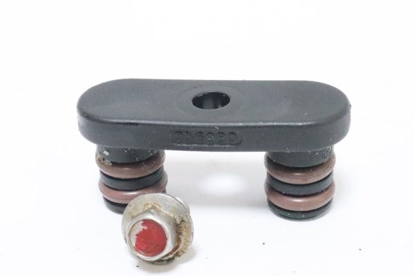 OEM Evinrude 150-200 Etec Injector FUEL  LOWER FITTING ASSEMBLY PLUG  USED - Image 2
