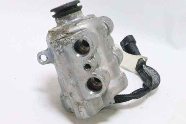 Evinrude Etec G2 Fuel Injector  150 175 200  HP  5009442  , 355152  USED - Image 3