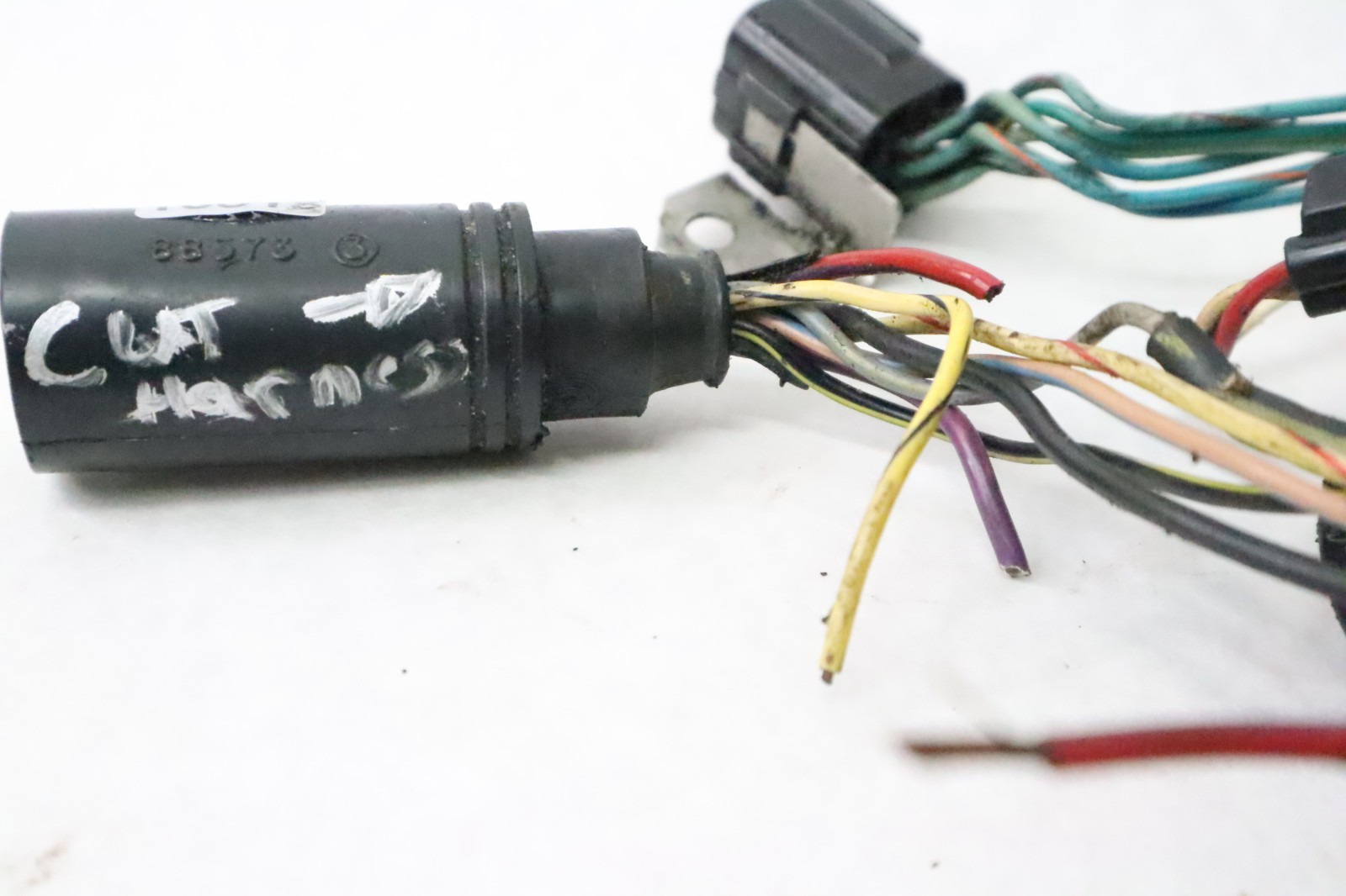 Mercury Mariner 225 250 HP Ignition Harness Assy 825433A5 has cuts - Image 5