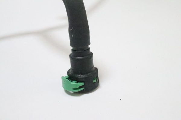 Evinrude Etec G2 150 - 200HP  fuel rail assembly  Fuel Supply  5009747  USED - Image 7
