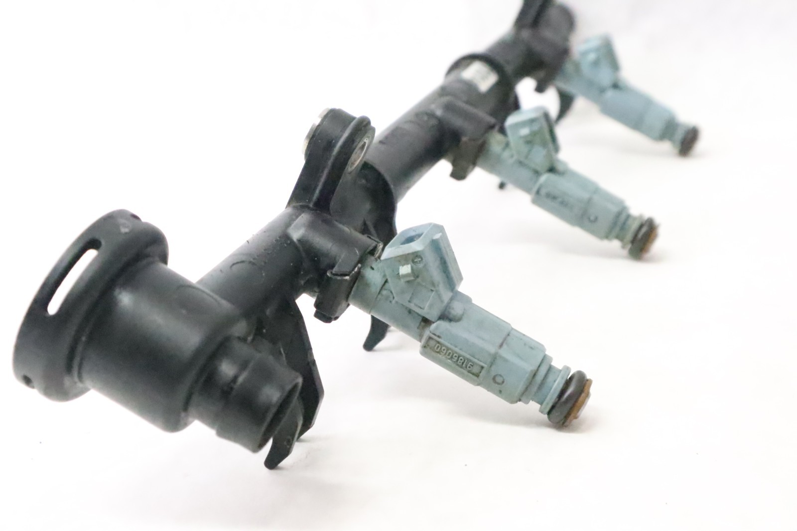2003-2011 Sea-Doo GTX 4-TEC Fuel Injectors / Fuel Rail W - Image 3