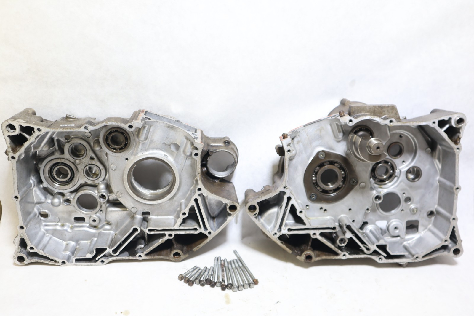 1988 Kawasaki Bayou 300 2x4 Crankcase Center Crank Case KLF300 - Image 4