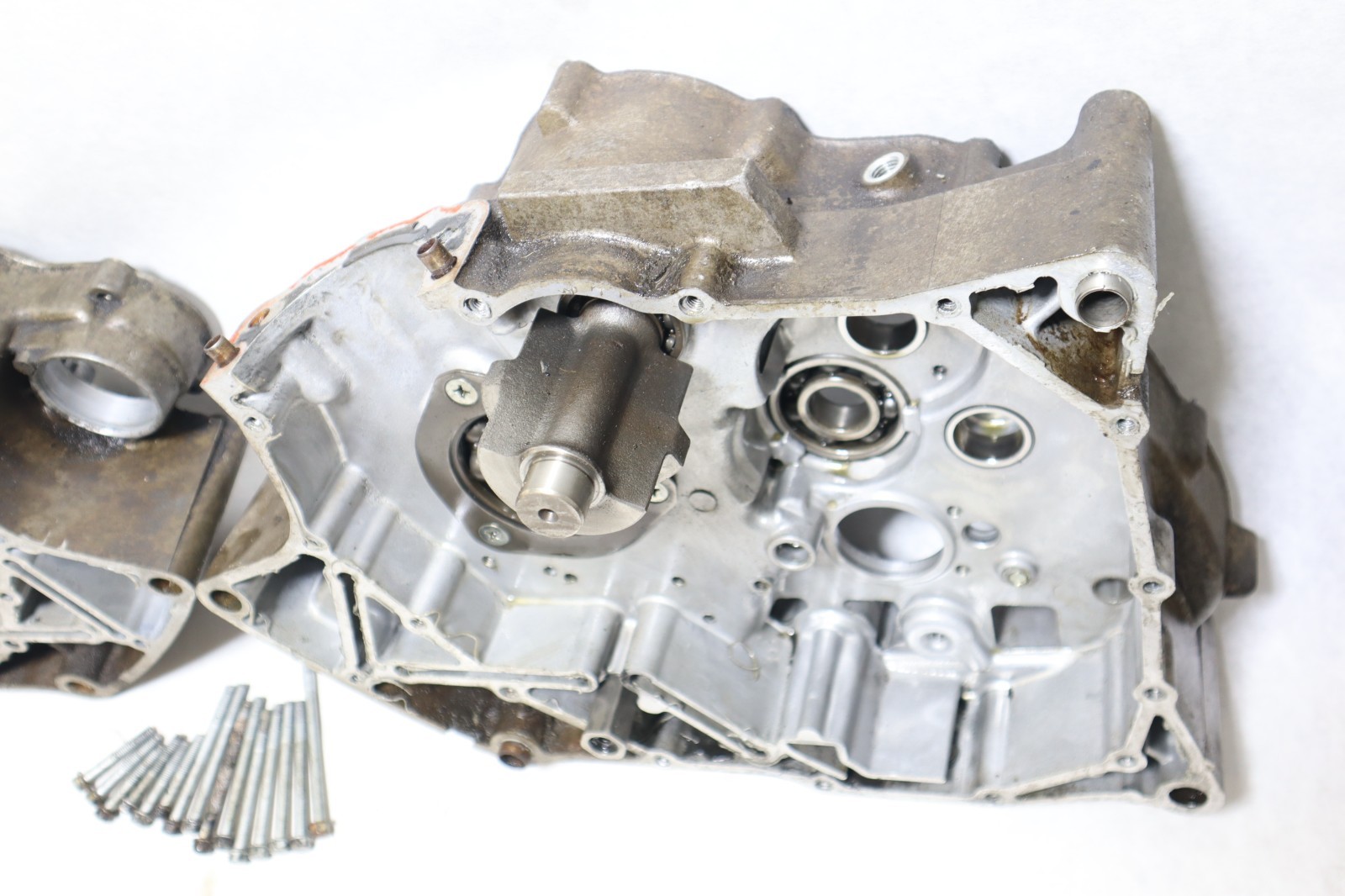 1988 Kawasaki Bayou 300 2x4 Crankcase Center Crank Case KLF300 - Image 7