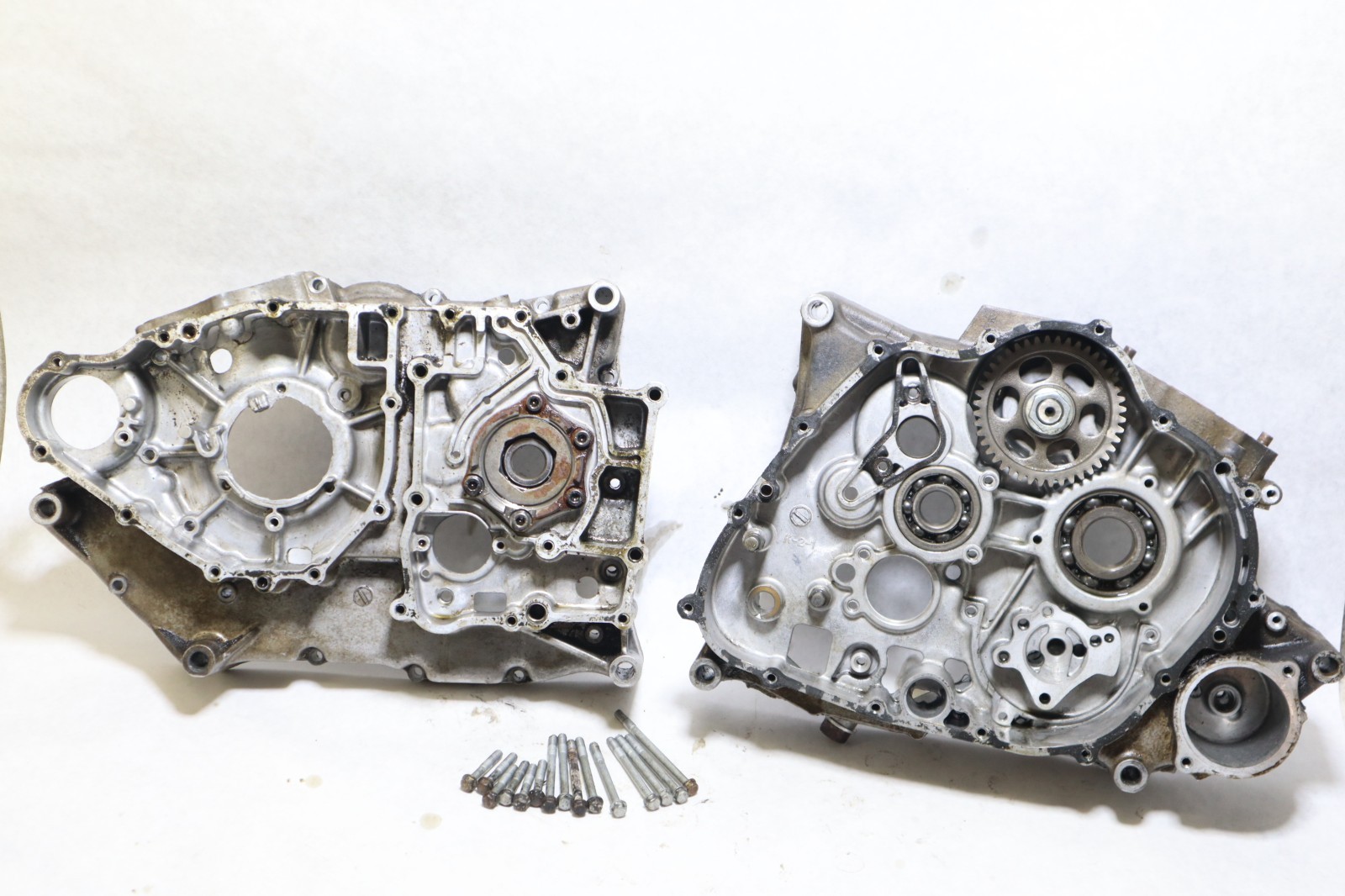 1988 Kawasaki Bayou 300 2x4 Crankcase Center Crank Case KLF300 - Image 8