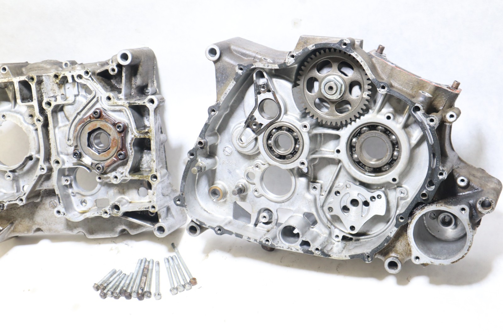 1988 Kawasaki Bayou 300 2x4 Crankcase Center Crank Case KLF300 - Image 10
