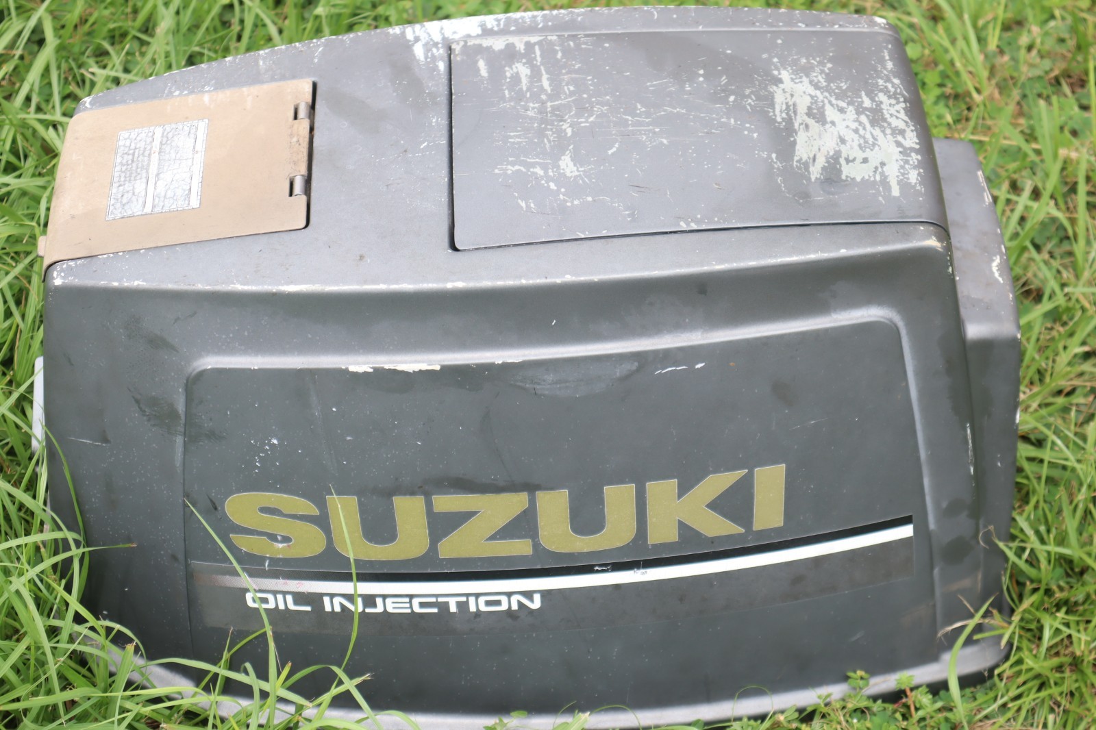 1995-1997 Suzuki DT75/85 Engine Cowling 61410-95800-0ED - Image 4