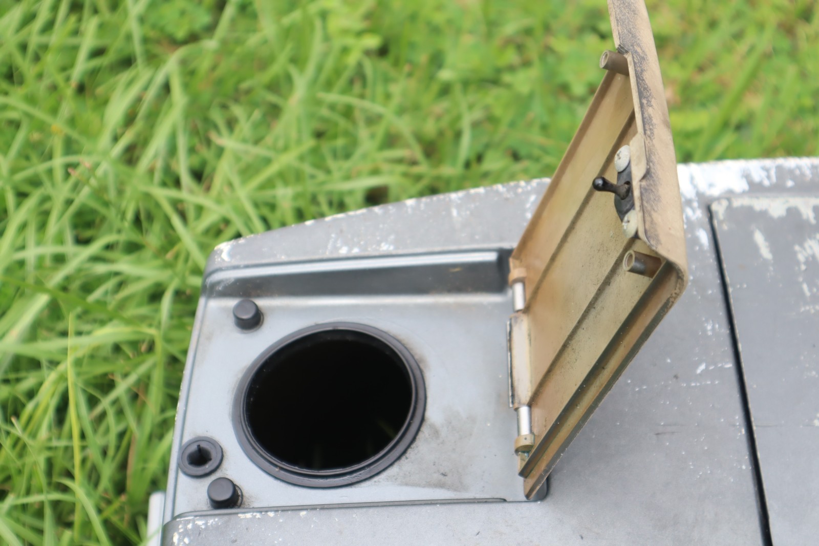 1995-1997 Suzuki DT75/85 Engine Cowling 61410-95800-0ED - Image 6