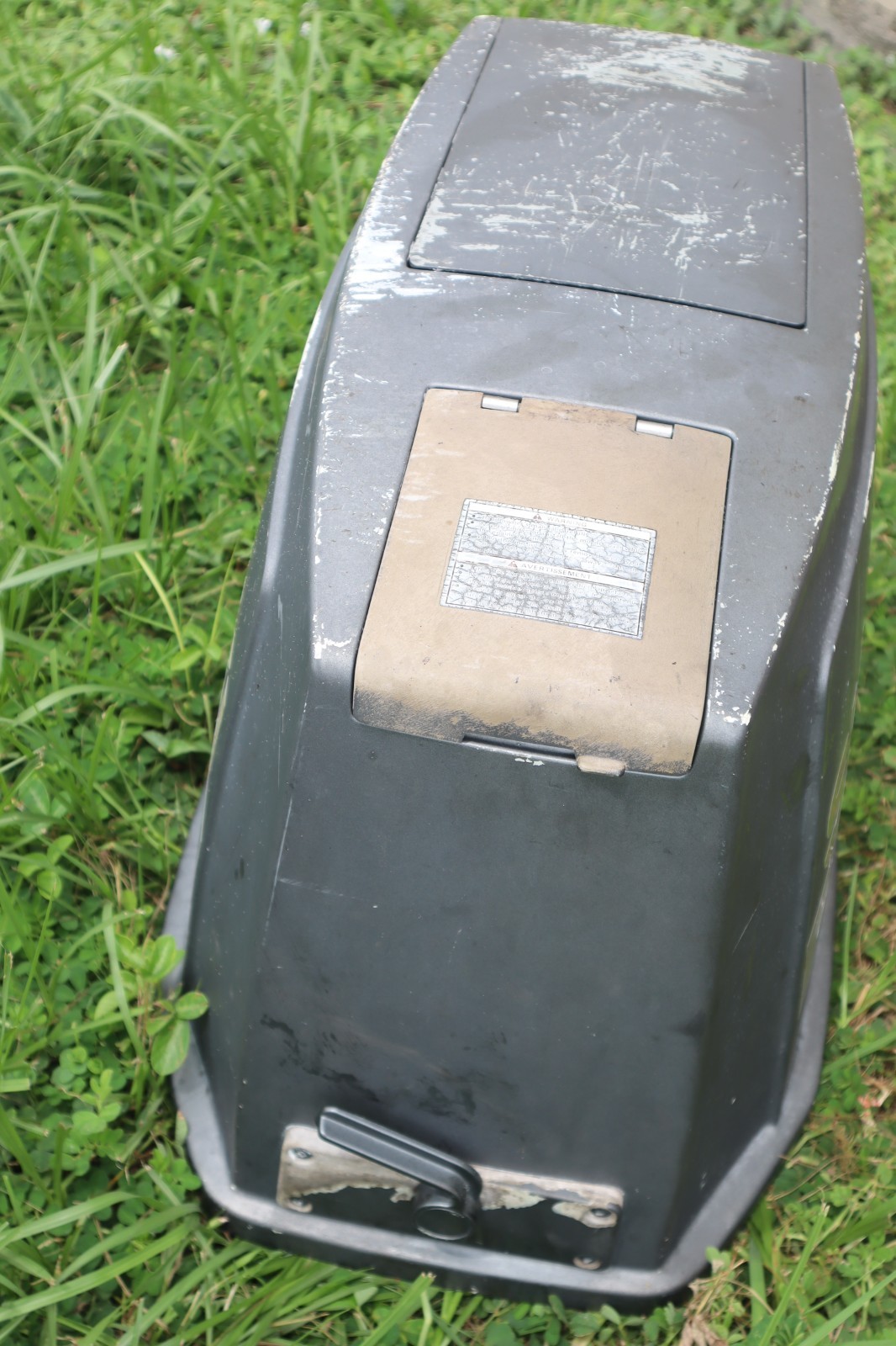 1995-1997 Suzuki DT75/85 Engine Cowling 61410-95800-0ED - Image 8