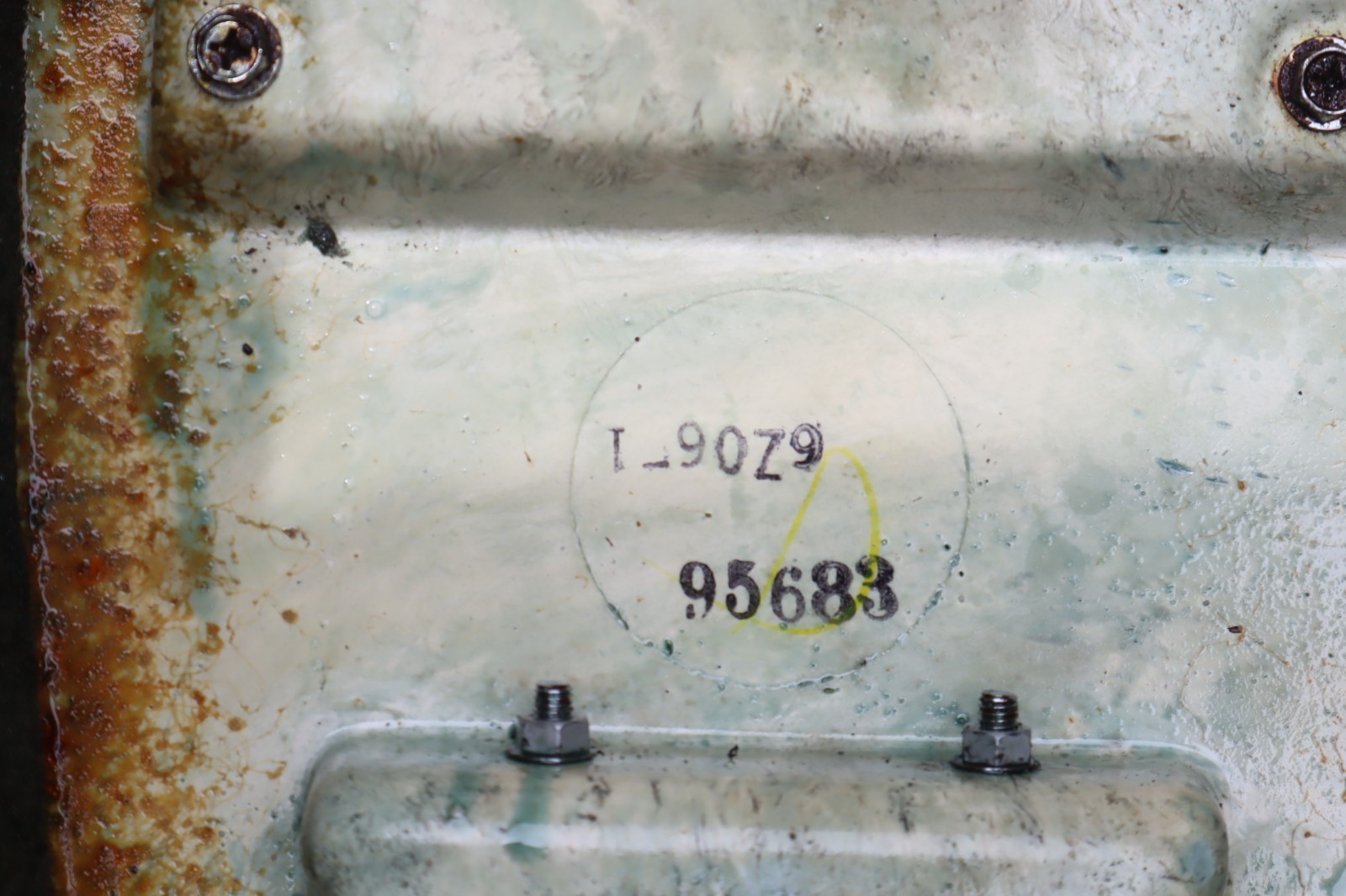 1995-1997 Suzuki DT75/85 Engine Cowling 61410-95800-0ED - Image 12