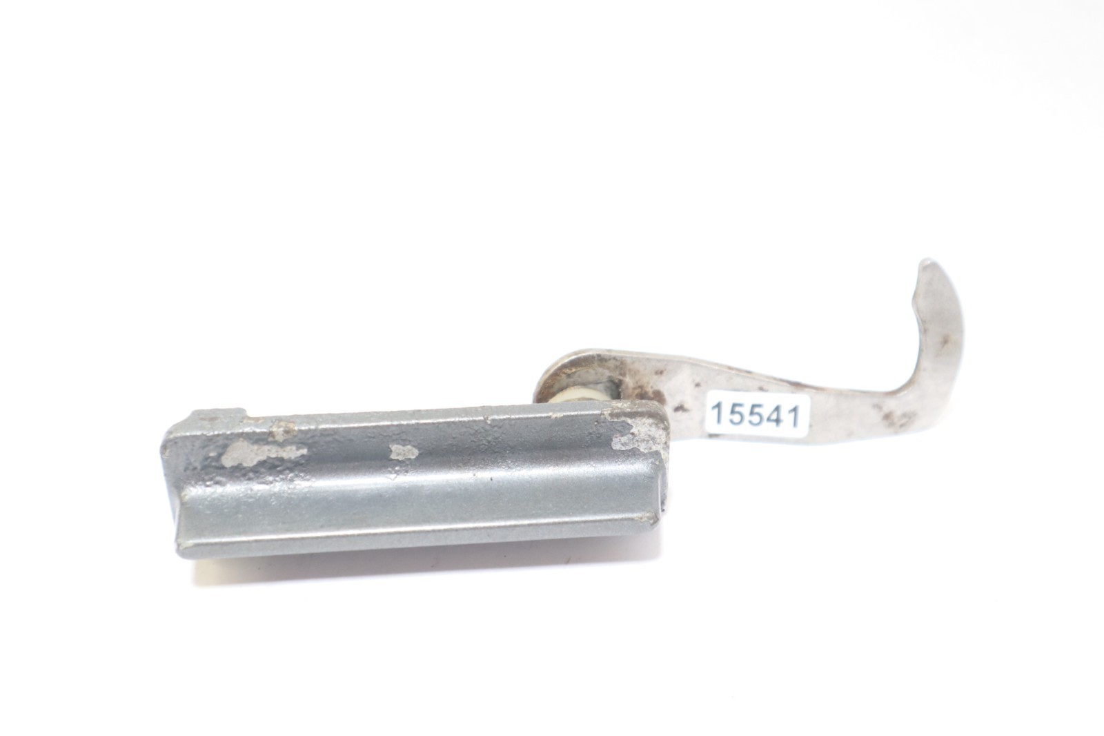 SUZUKI DT 75 85 OUTBOARD MOTOR hood Latch COWL LEVER 61633-95204-0ED - Image 2
