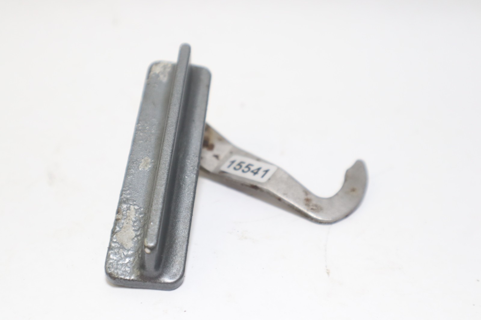 SUZUKI DT 75 85 OUTBOARD MOTOR hood Latch COWL LEVER 61633-95204-0ED - Image 3