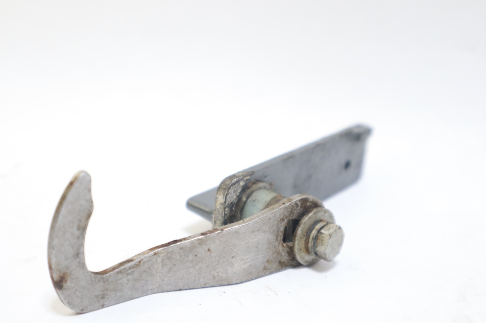 SUZUKI DT 75 85 OUTBOARD MOTOR hood Latch COWL LEVER 61633-95204-0ED - Image 8