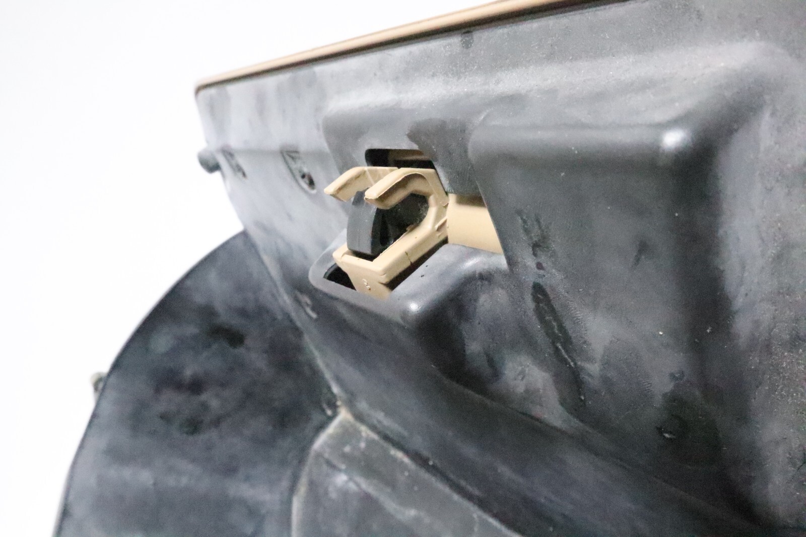 1995-2001 Ford Explorer & Mountaineer tan Glove Box w/ Hinge OEM - Image 9