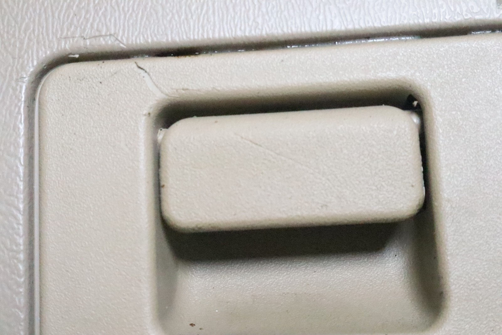 1995-2001 Ford Explorer & Mountaineer tan Glove Box w/ Hinge OEM - Image 13