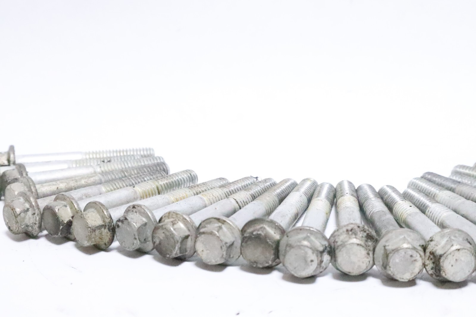 EVINRUDE ETEC CYLINDER HEAD BOLTS *LOT OF 28* 0351081, 351081, 0361609 - Image 6