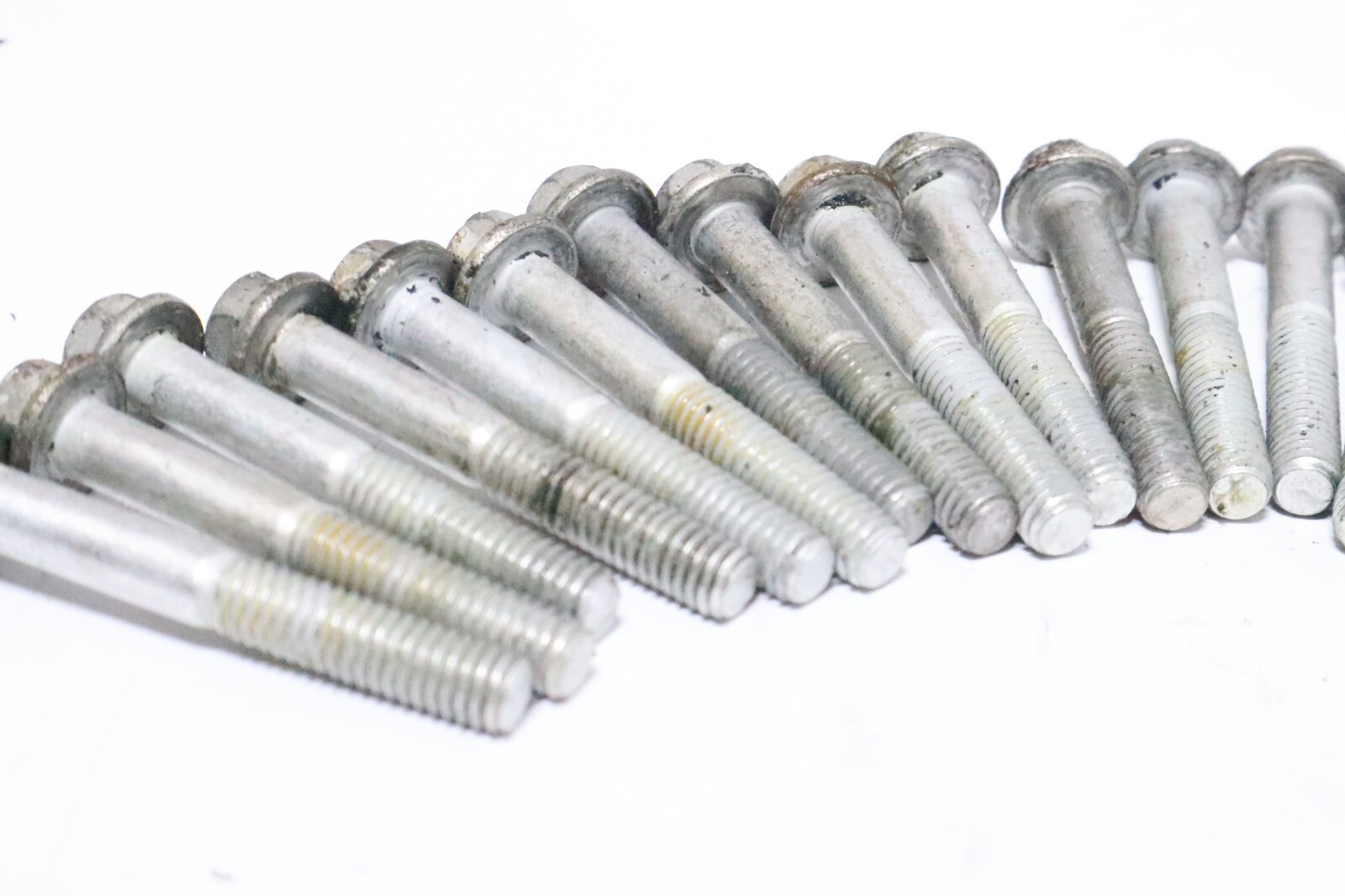 EVINRUDE ETEC CYLINDER HEAD BOLTS *LOT OF 28* 0351081, 351081, 0361609 - Image 8