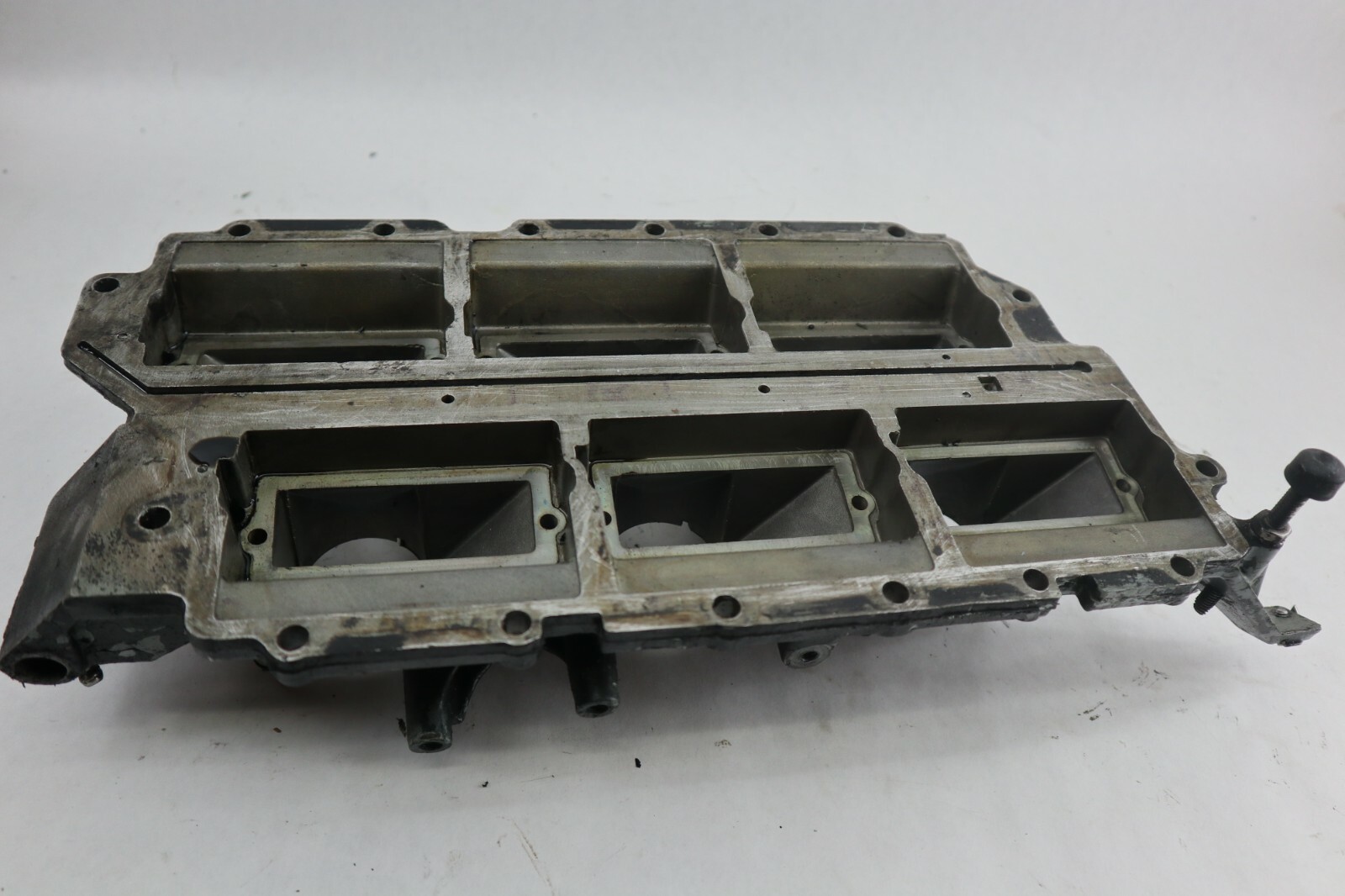 Johnson Evinrude Intake Manifold 1984-1992 150 155 175 185 235 HP 396394 394366 - Image 12