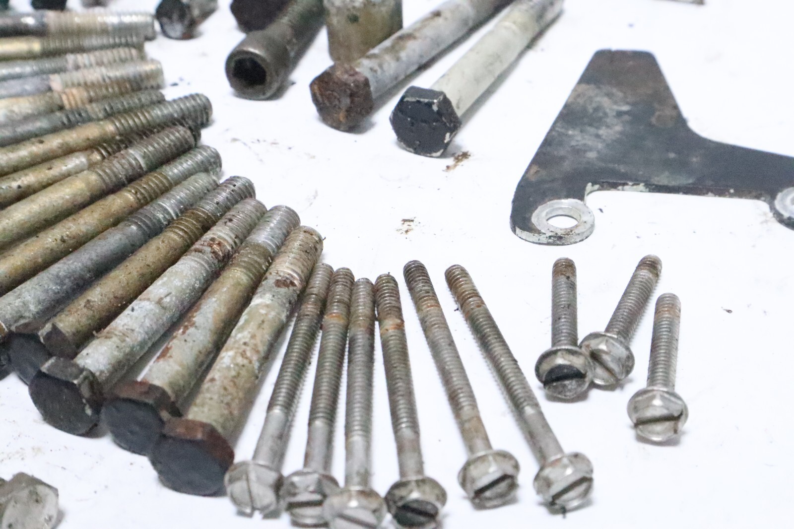 force 70 HP MIXED BOLTS - Image 7