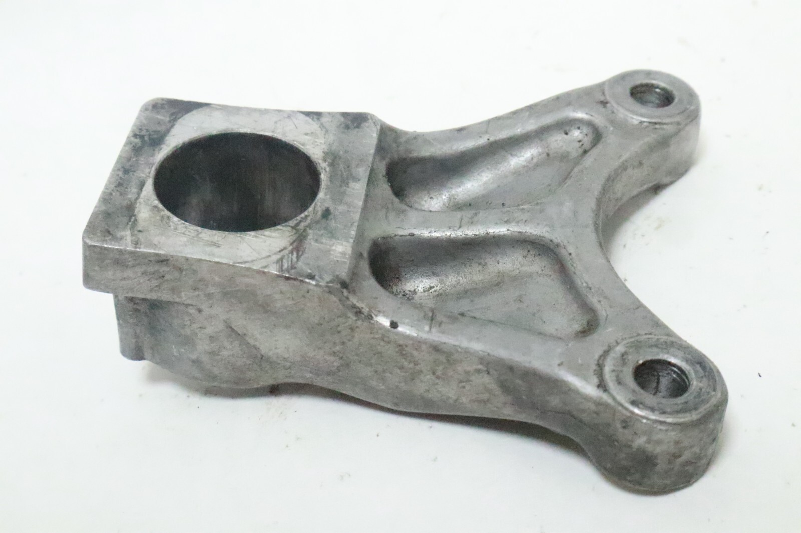 97-99 SUZUKI GSXR600 GSXR SRAD OEM REAR BRAKE CALIPER HANGER BACK MOUNTING - Image 6