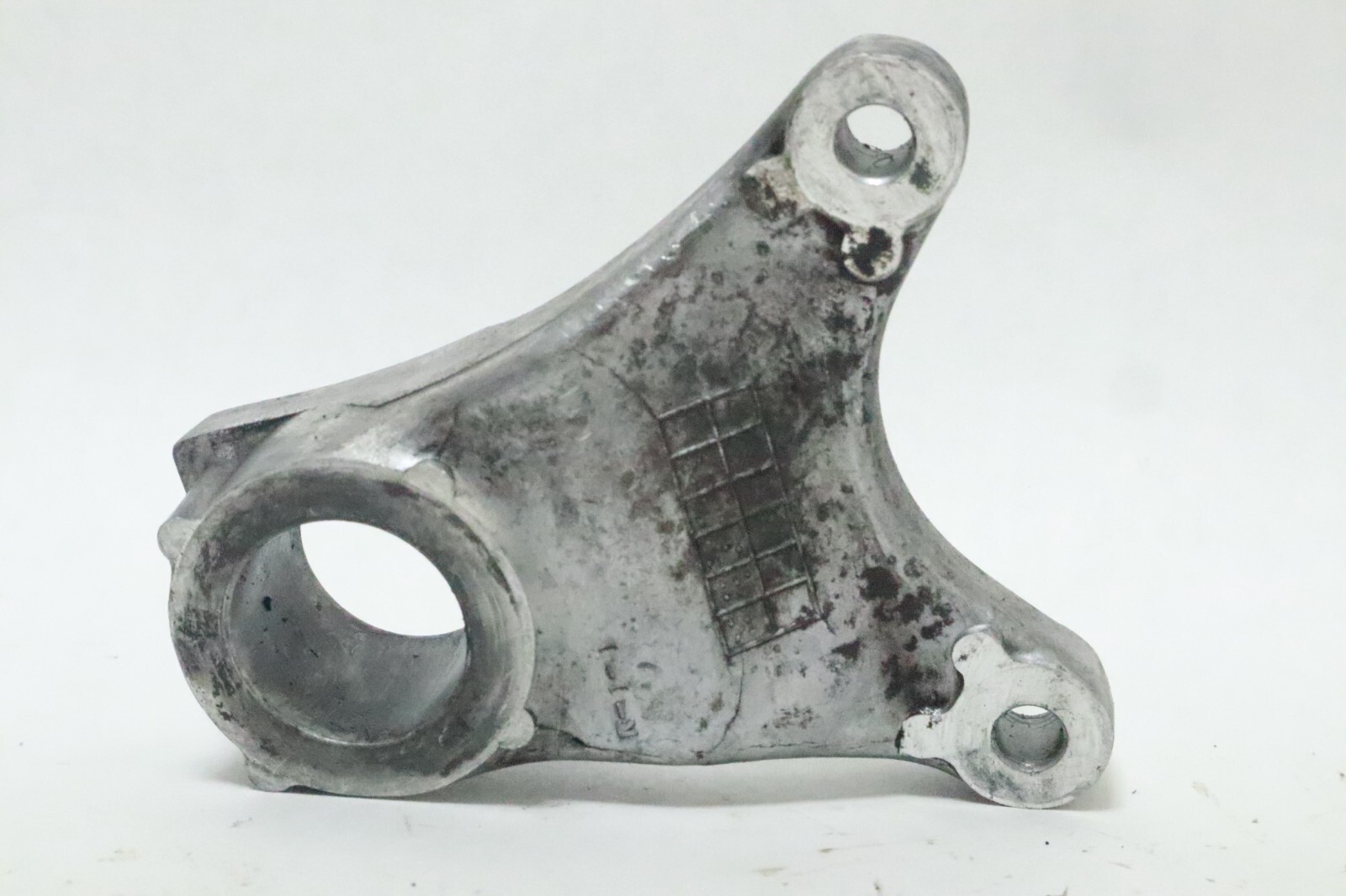 97-99 SUZUKI GSXR600 GSXR SRAD OEM REAR BRAKE CALIPER HANGER BACK MOUNTING - Image 7