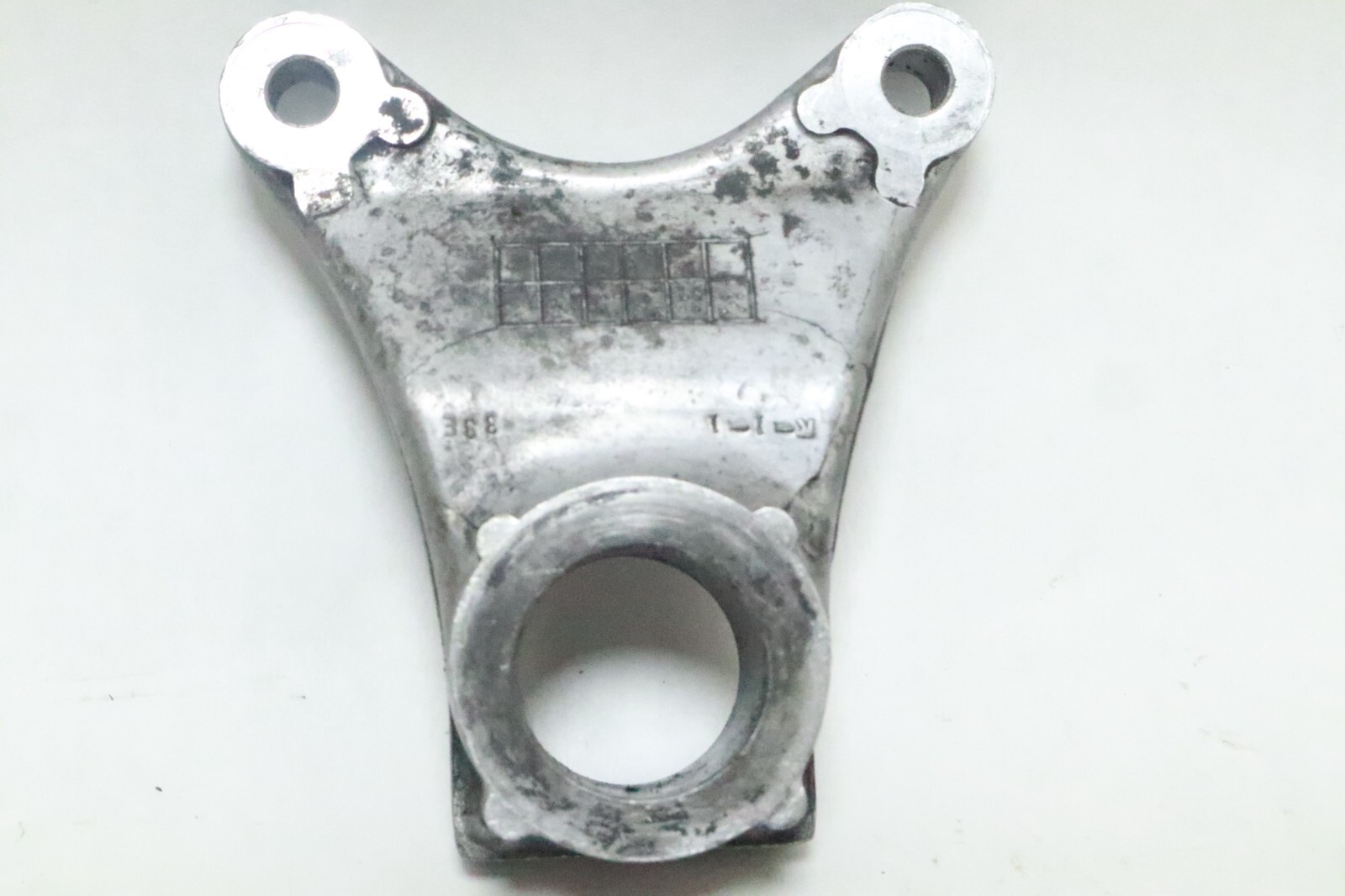 97-99 SUZUKI GSXR600 GSXR SRAD OEM REAR BRAKE CALIPER HANGER BACK MOUNTING - Image 8