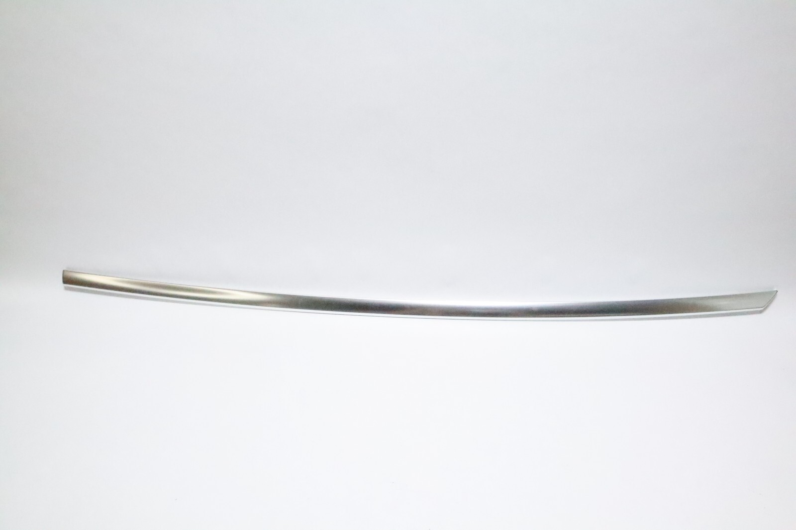 Genuine GM Rear right Side Door Window Upper Reveal Molding #22909601 84398704 - Image 13