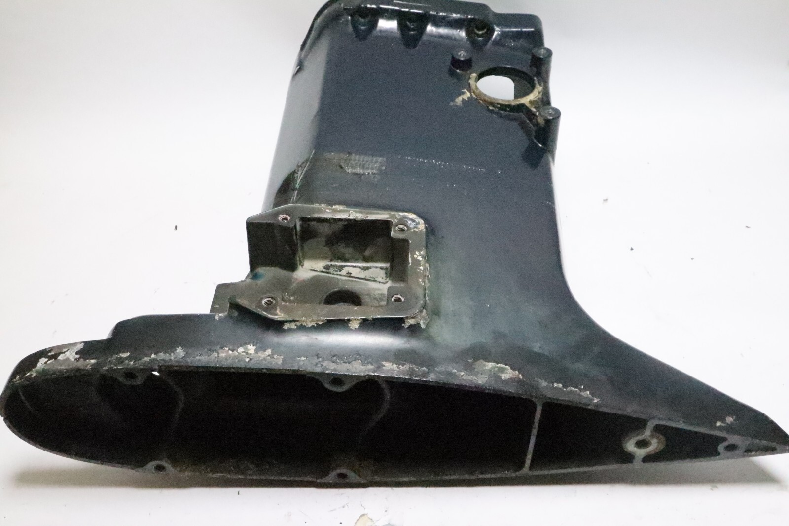 2007-2009 Evinrude E-TEC 115 HP 4 Stroke Midsection 20" Exhaust Housing 0352519 - Image 10