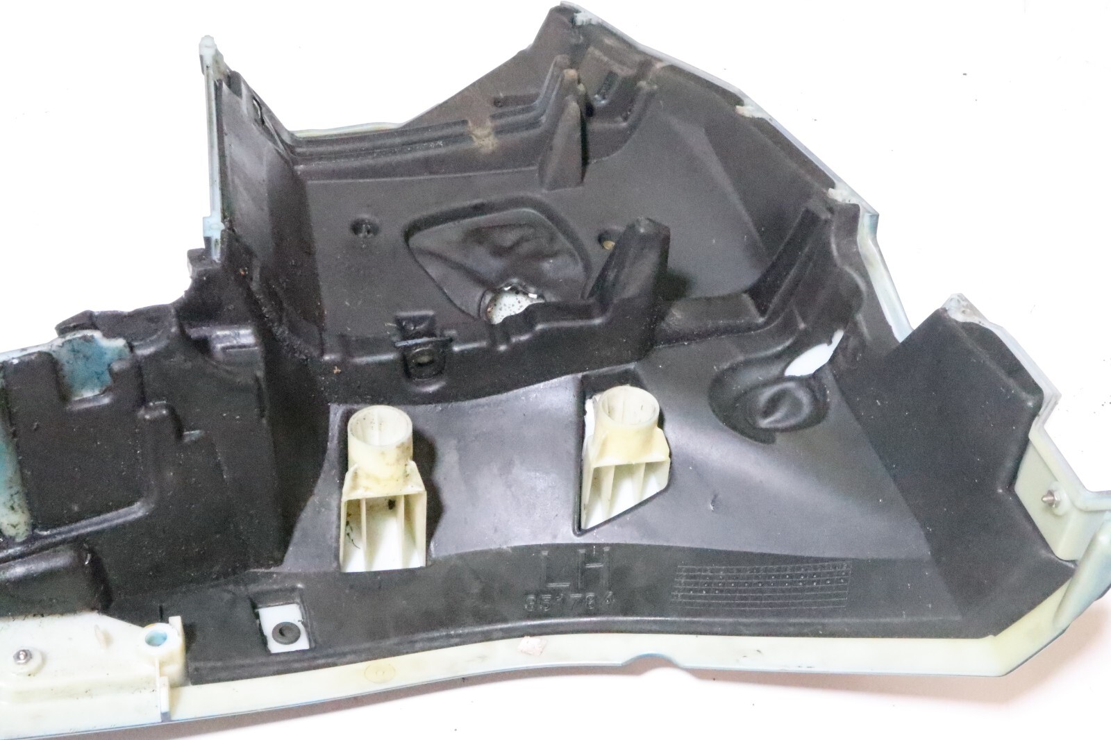 07-09 Evinrude 115 135 150 175 200 PORT Lower Motor Cover Part 5008261 - Image 12