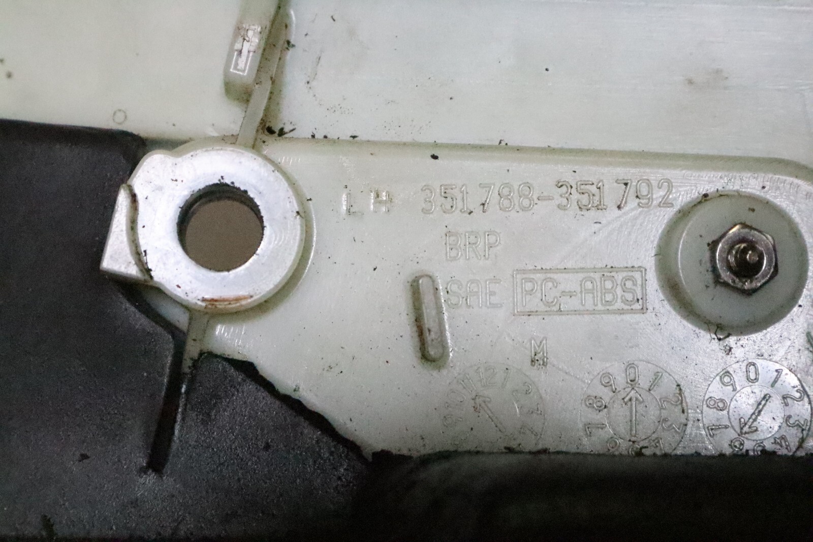 07-09 Evinrude 115 135 150 175 200 PORT Lower Motor Cover Part 5008261 - Image 13