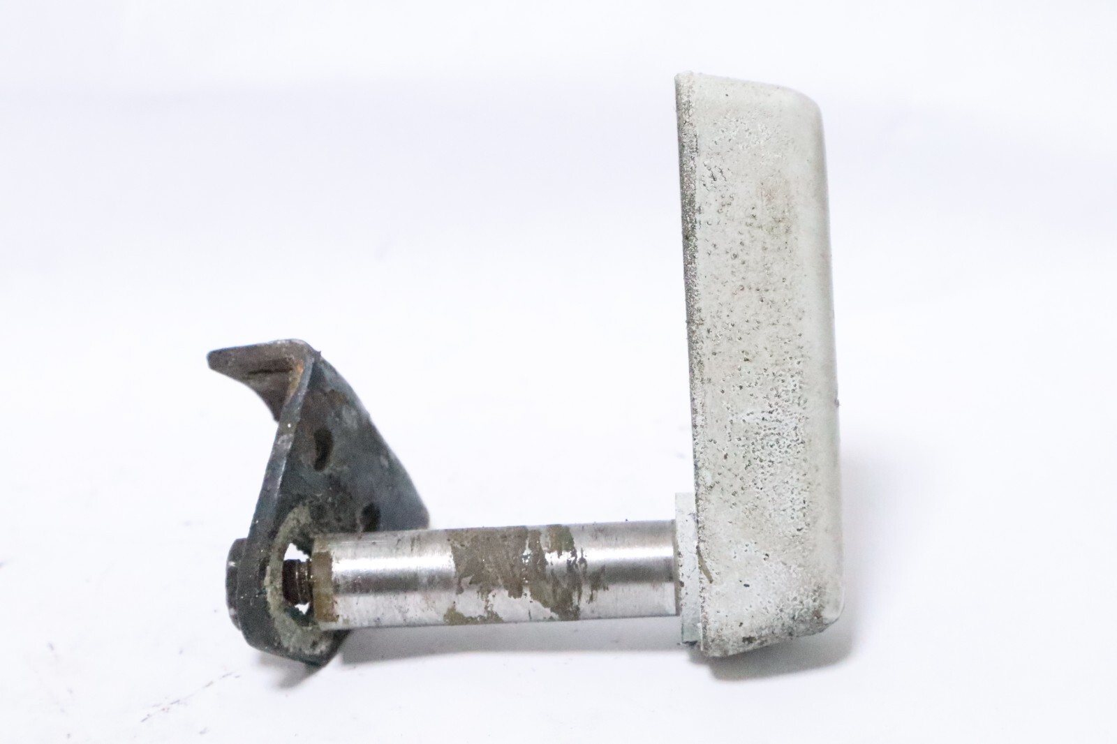 383685 Cowl Latch & Shaft For Evinrude Johnson V4 Outboard - Image 7