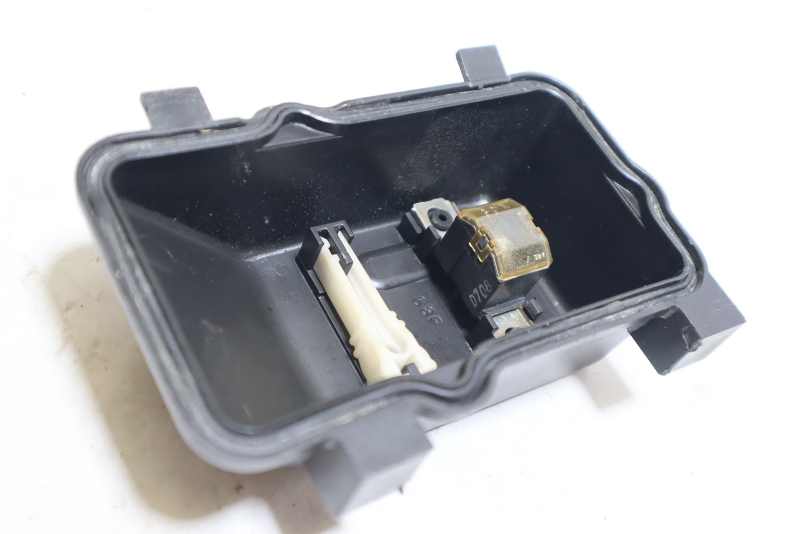 Yamaha HPDI 150hp 200hp outboard fuse box cover (68F-85544-00-00) - Image 11