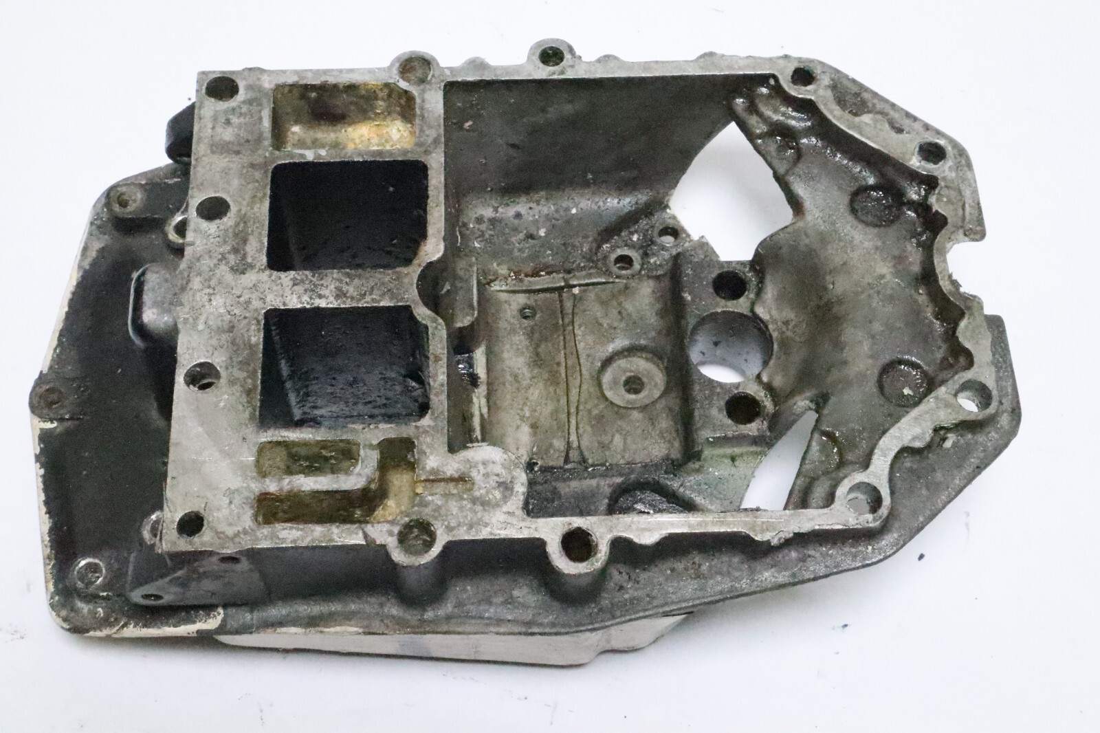 0323553 Evinrude Johnson 150 175 200 V6 Exhaust Housing Adapter Plate - Image 9