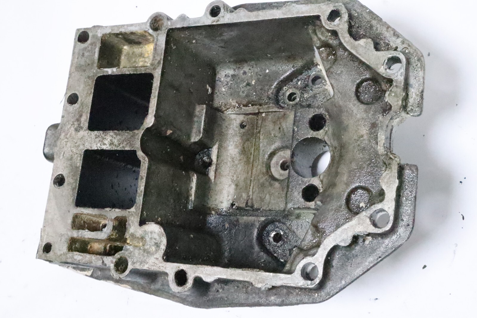 0323553 Evinrude Johnson 150 175 200 V6 Exhaust Housing Adapter Plate - Image 11