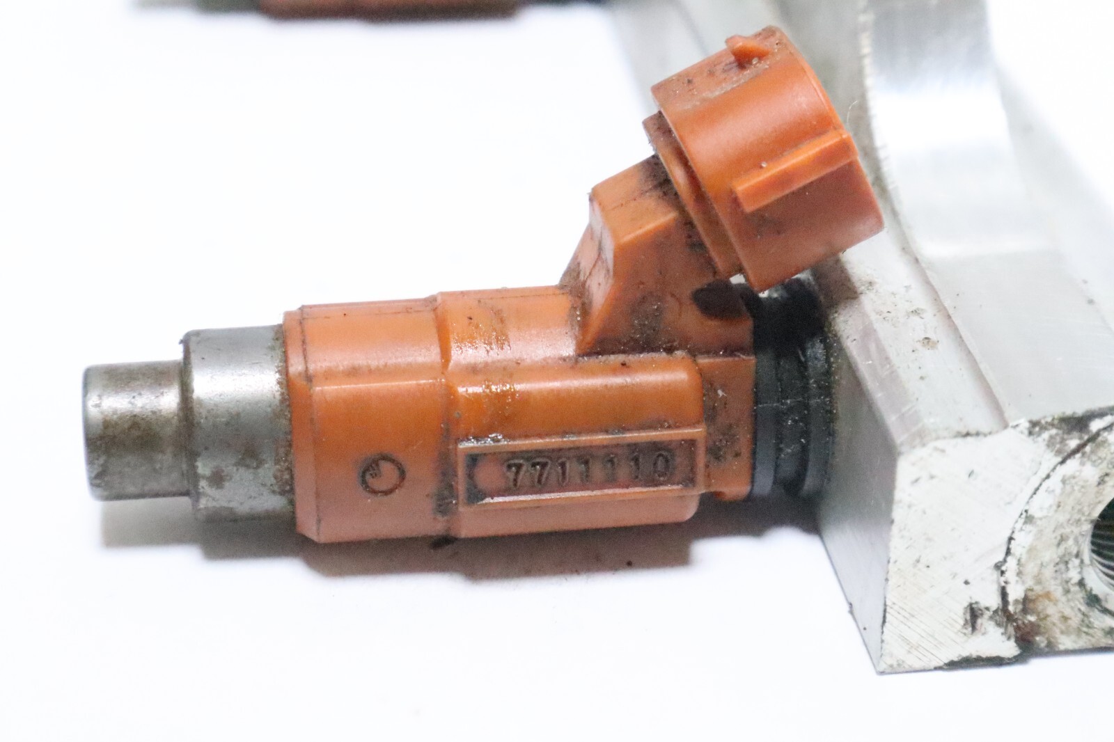 FUEL RAIL W/ INJECTOR 02-2011 SUZUKI DF 140 115 HP JOHNSON EVINRUDE 4 STROKE - Image 9