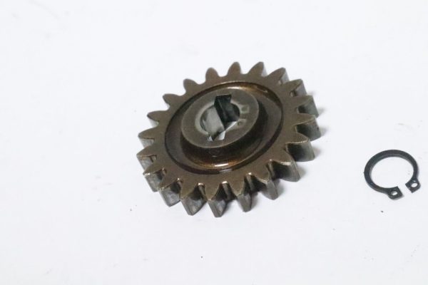 Suzuki Oil Pump DRIVEN GEAR DF 140HP 140 16113-92J11 USED - Image 6