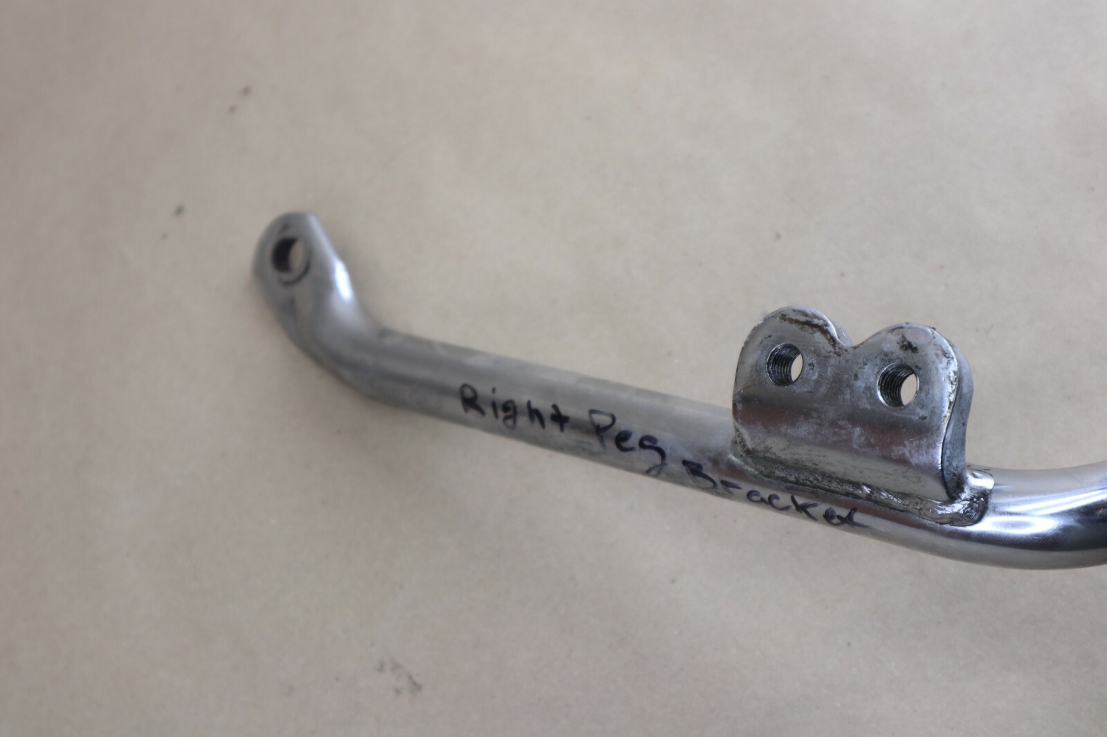 1986 1987 YAMAHA VIRAGO 700 1100 XV1100 RIGHT BAR STEP 1RM-27472-00-00 - Image 7