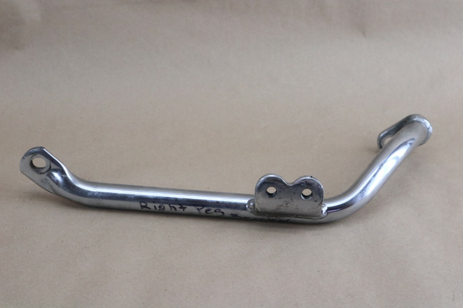 1986 1987 YAMAHA VIRAGO 700 1100 XV1100 RIGHT BAR STEP 1RM-27472-00-00 - Image 9