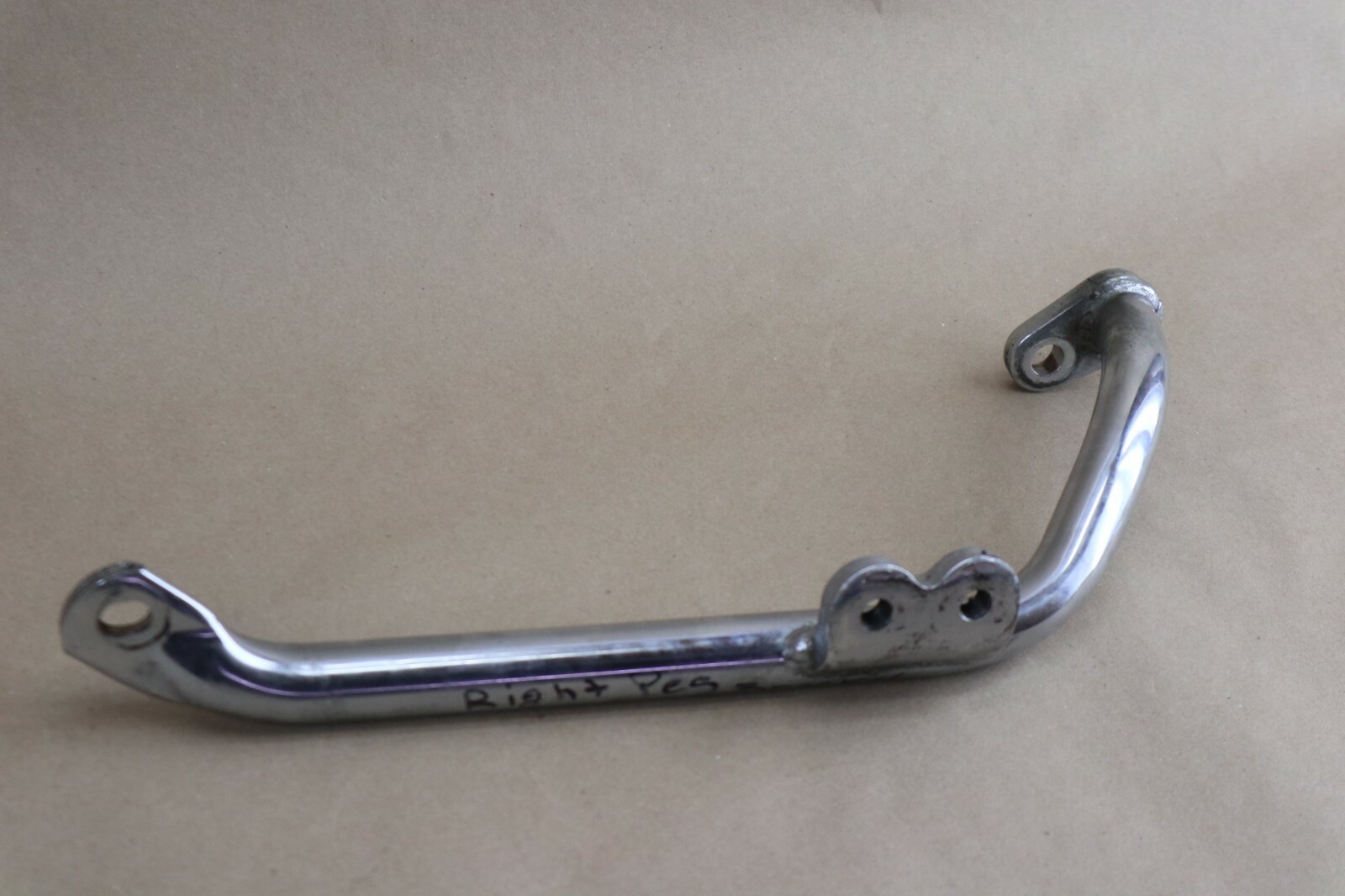1986 1987 YAMAHA VIRAGO 700 1100 XV1100 RIGHT BAR STEP 1RM-27472-00-00 - Image 10