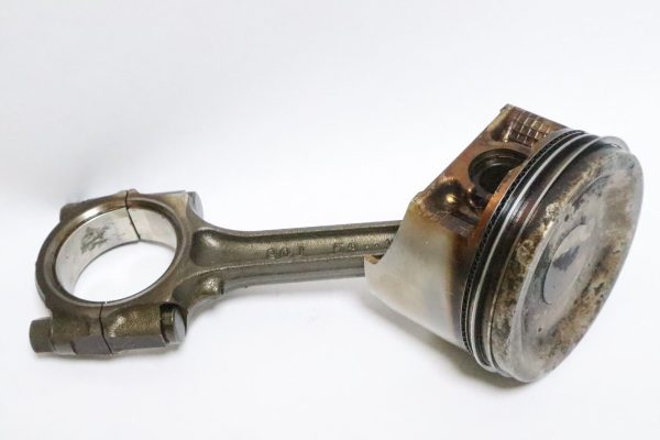 PISTON / ROD ASSY JOHNSON SUZUKI 140 HP 4 STROKE 5033913, 5033522 USED - Image 3