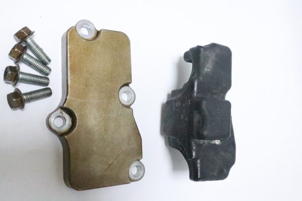 UPPER ENGINE MOUNT THRUST MOUNT + COVER  SUZUKI 90-140 HP 4 STROKE 54125-90J10 USED