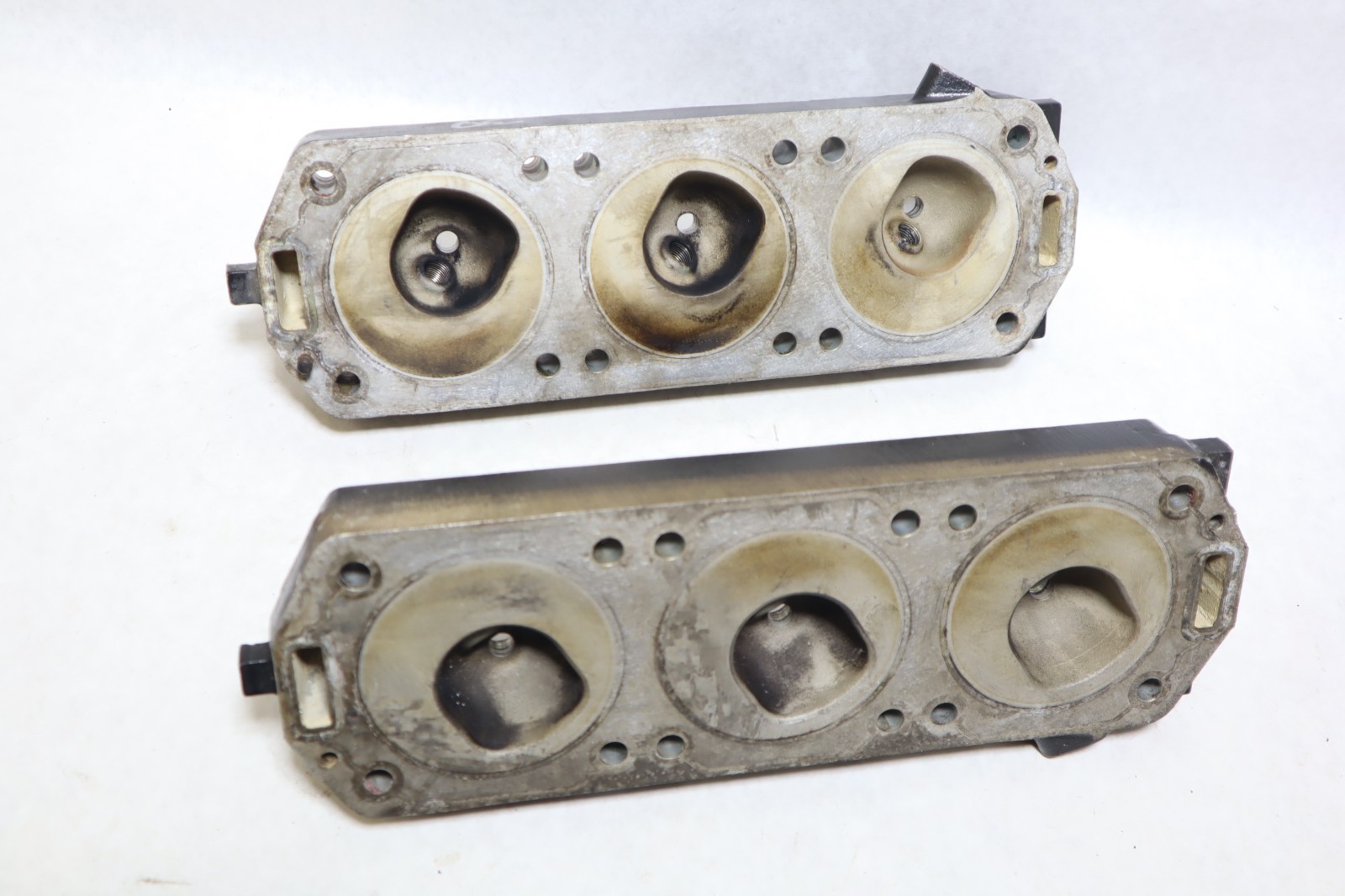 Mercury 135 150 HP 2 Stroke DFI Cylinder Head Port Starboard 852380T1 852381T1 - Image 9