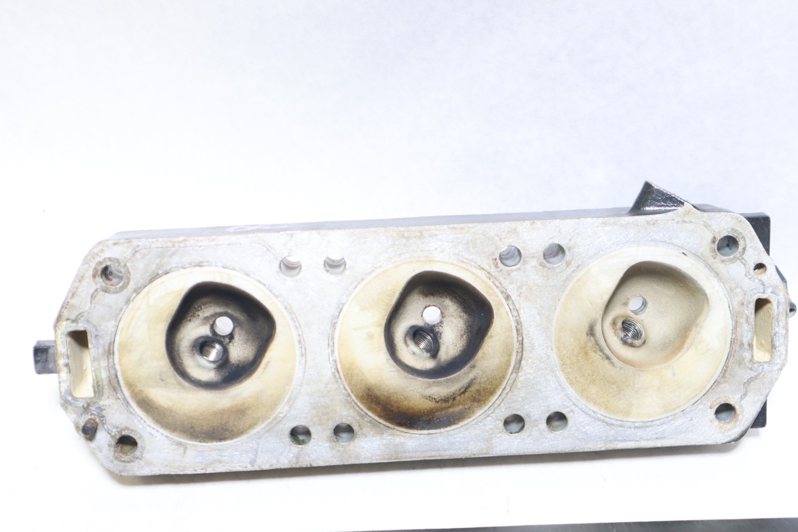 Mercury 135 150 HP 2 Stroke DFI Cylinder Head Port Starboard 852380T1 852381T1 - Image 10